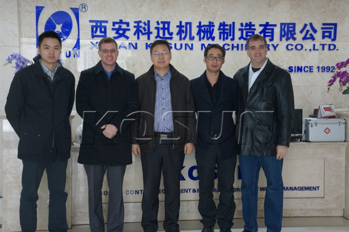 美國馬丁工程集團羅伯特先生一行與科迅高管於涇渭工廠合影