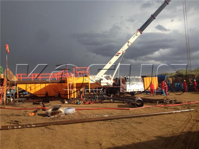 VC2000立式岩屑甩幹機(Vertical Cuttings Dryer，Вертикальная центрифуга осушитель шлама)和螺旋輸送機(Screw Conveyor，Шнековый транспортер)安裝中